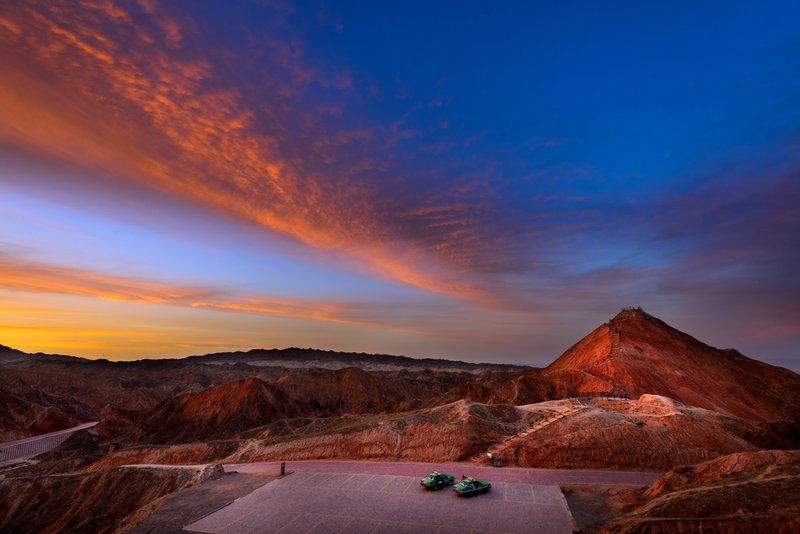 Illustration for article titled These Rainbow Mountains Are China's Secret Geological Wonder